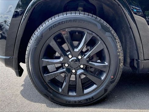 Used 2019 Jeep Grand Cherokee Altitude AWD/4WD image 22