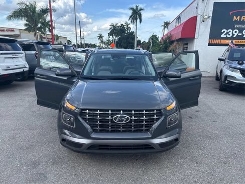 Used 2025 Hyundai Venue SEL FWD image 22