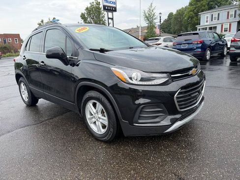 Used 2020 Chevrolet Trax LT w/ LT Convenience Package FWD image 6
