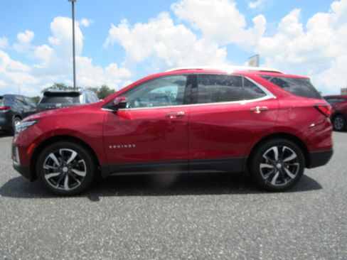 Used 2023 Chevrolet Equinox Premier FWD image 4