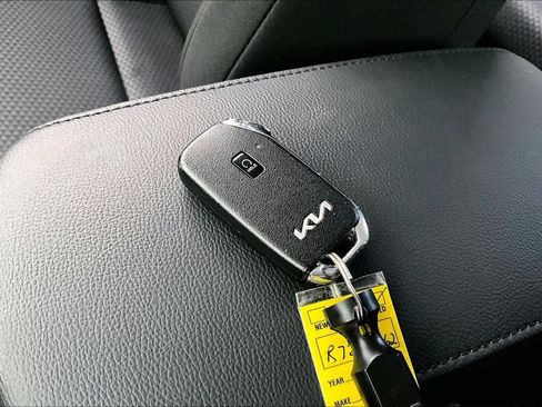 Used 2024 Kia Soul S FWD image 12