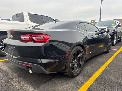Used 2022 Chevrolet Camaro LT RWD image 3
