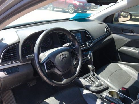 Used 2017 Hyundai Elantra Limited FWD image 15
