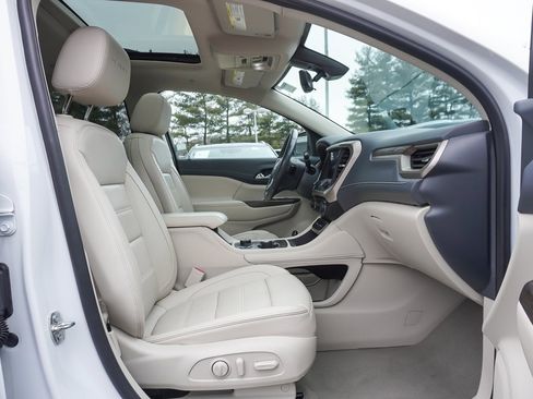 Used 2020 GMC Acadia Denali w/ Denali Ultimate Package image 39