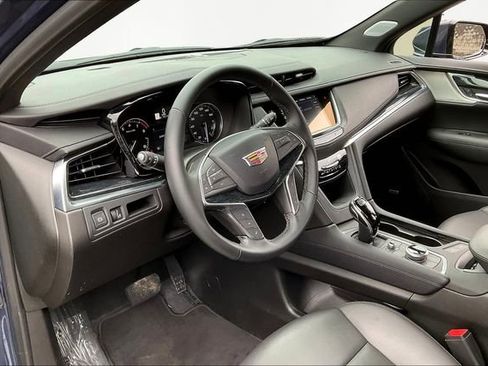 Used 2025 Cadillac XT5 Premium Luxury image 14
