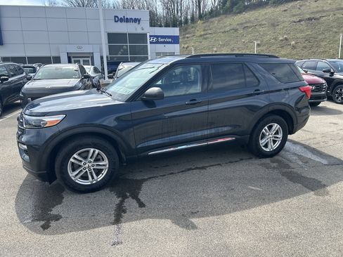 Used 2022 Ford Explorer XLT w/ Equipment Group 202A image 22