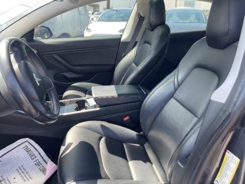 Used 2018 Tesla Model 3 Long Range RWD image 11