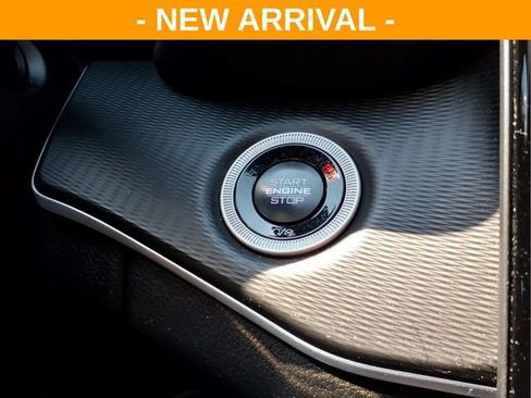 Used 2024 Jeep Grand Cherokee L Altitude AWD/4WD image 25