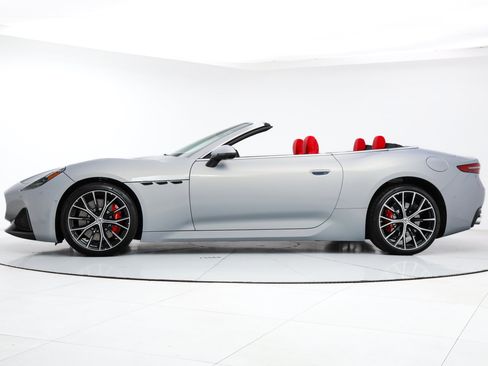 Certified 2026 Maserati GranCabrio Modena AWD/4WD image 2