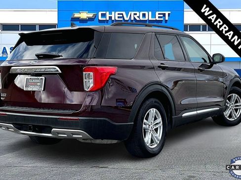 Used 2022 Ford Explorer XLT w/ Equipment Group 202A image 5