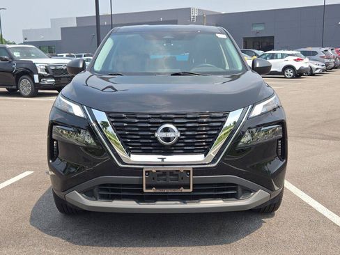 Used 2023 Nissan Rogue S AWD/4WD image 2