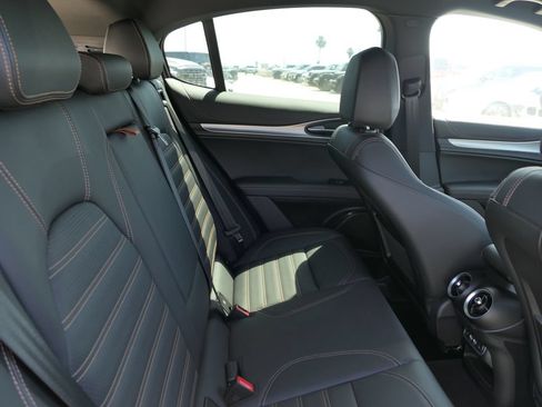 Used 2025 Alfa Romeo Stelvio Sprint AWD/4WD image 21