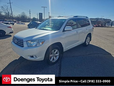 Used 2010 Toyota Highlander SE image 8