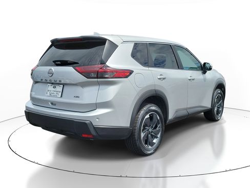 Used 2025 Nissan Rogue SV AWD/4WD image 4