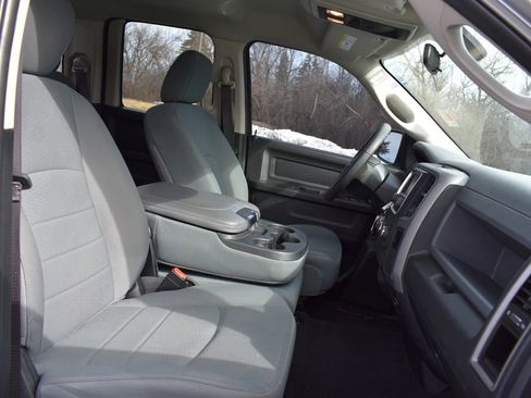 Used 2017 RAM 1500 Express image 26