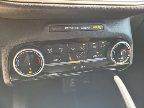 Certified 2022 Ford Escape SE w/ SE Sport Appearance Package FWD image 23