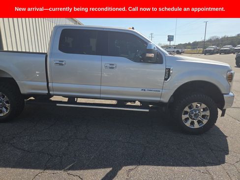 Used 2019 Ford F350 Lariat w/ Chrome Package image 12