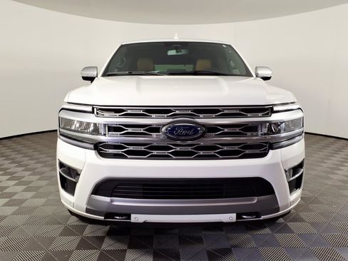 Used 2024 Ford Expedition Platinum AWD/4WD image 2