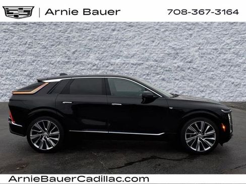 Used 2024 Cadillac Lyriq Luxury w/ LPO, Floor Liner Package image 4