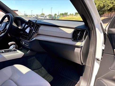 Used 2026 Volvo XC90 B6 Plus w/ Protection Package Premier AWD/4WD image 19