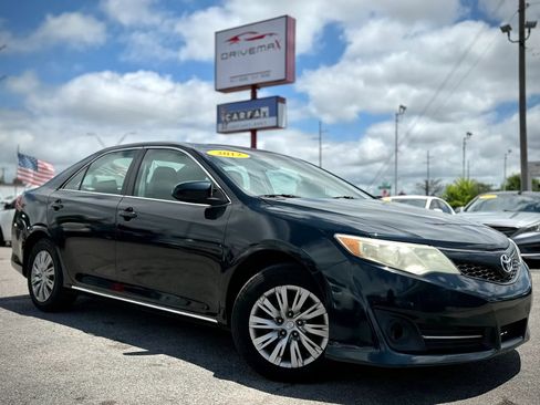 Used 2012 Toyota Camry LE FWD image 2