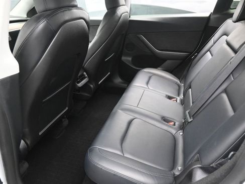Used 2024 Tesla Model Y Long Range RWD image 29