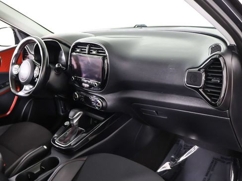 Used 2023 Kia Soul GT-Line FWD image 28