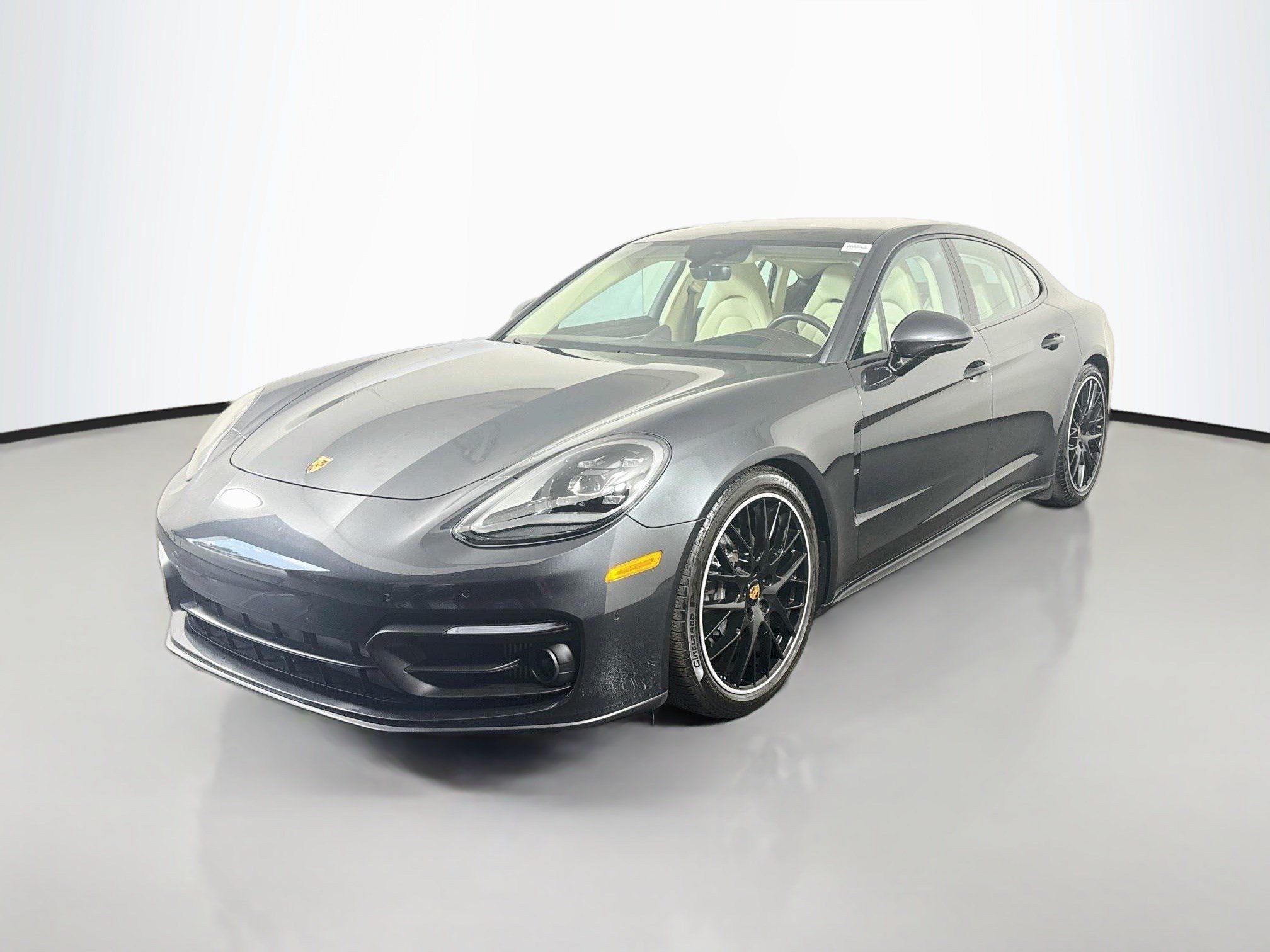 Used 2023 Porsche Panamera 4 Platinum Edition AWD/4WD image 4