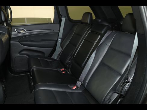 Used 2020 Jeep Grand Cherokee Limited image 25