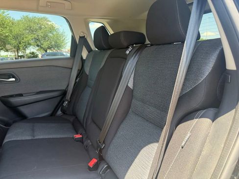Used 2021 Nissan Rogue SV FWD image 11