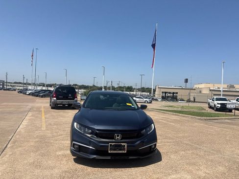 Used 2020 Honda Civic EX image 4