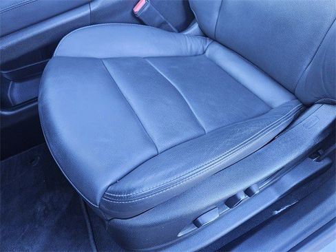 Certified 2025 Cadillac XT6 Premium Luxury image 8