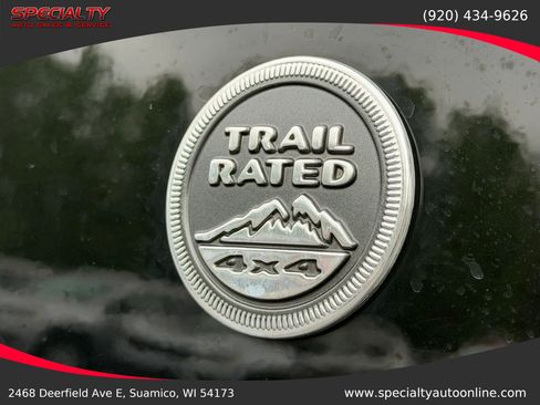 Used 2018 Jeep Wrangler Unlimited Sahara AWD/4WD image 12