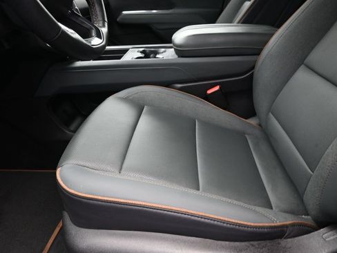 Used 2024 GMC Acadia AT4 w/ Luxury Package AWD/4WD image 13