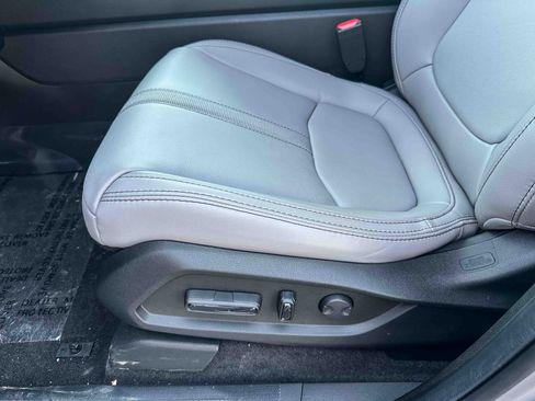 New 2025 Honda Pilot Touring image 11