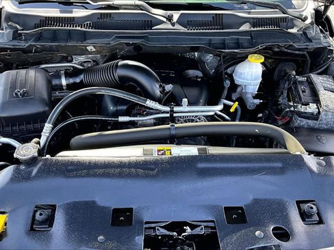 Used 2019 RAM 1500 Big Horn AWD/4WD image 9