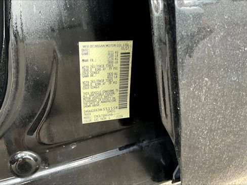 Used 2017 Nissan Titan SV image 32