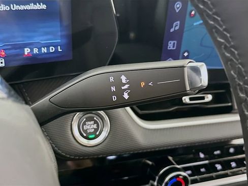 New 2026 Chevrolet Equinox LT w/ Convenience Package II image 17