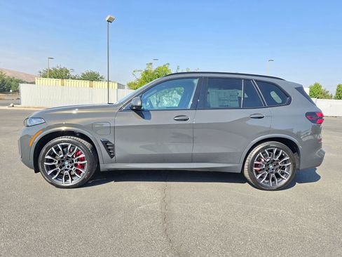 New 2026 BMW X5 xDrive50e w/ M Sport Package AWD/4WD image 3
