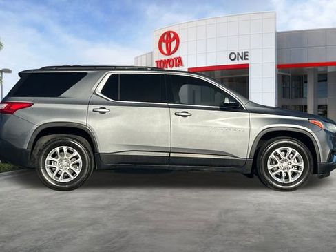 Used 2019 Chevrolet Traverse LT image 3