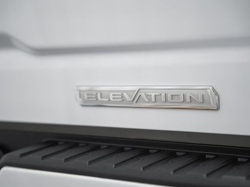 Used 2022 GMC Sierra 1500 Elevation AWD/4WD image 9