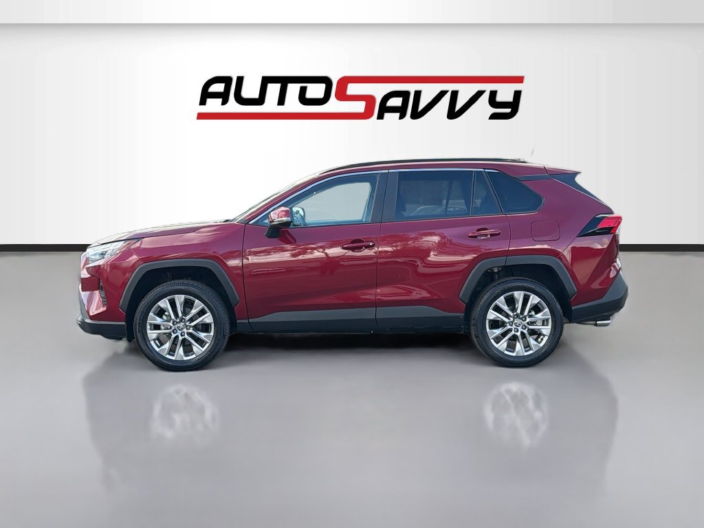 Used 2025 Toyota RAV4 XLE Premium FWD image 4