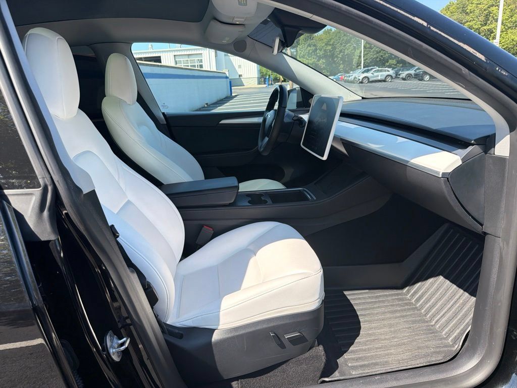 Used 2023 Tesla Model Y Performance AWD/4WD image 24