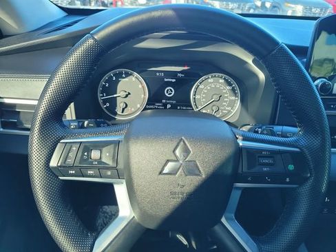 Used 2023 Mitsubishi Outlander SE image 24