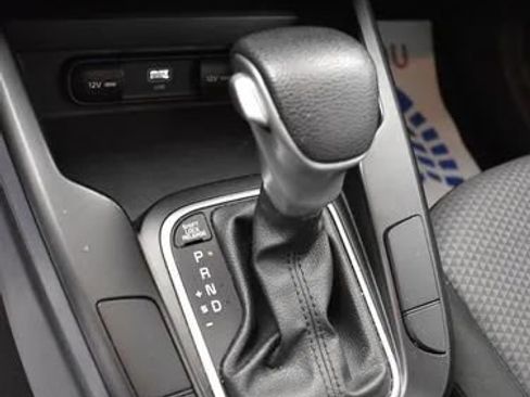 Used 2023 Kia Soul LX w/ LX Technology Package FWD image 33