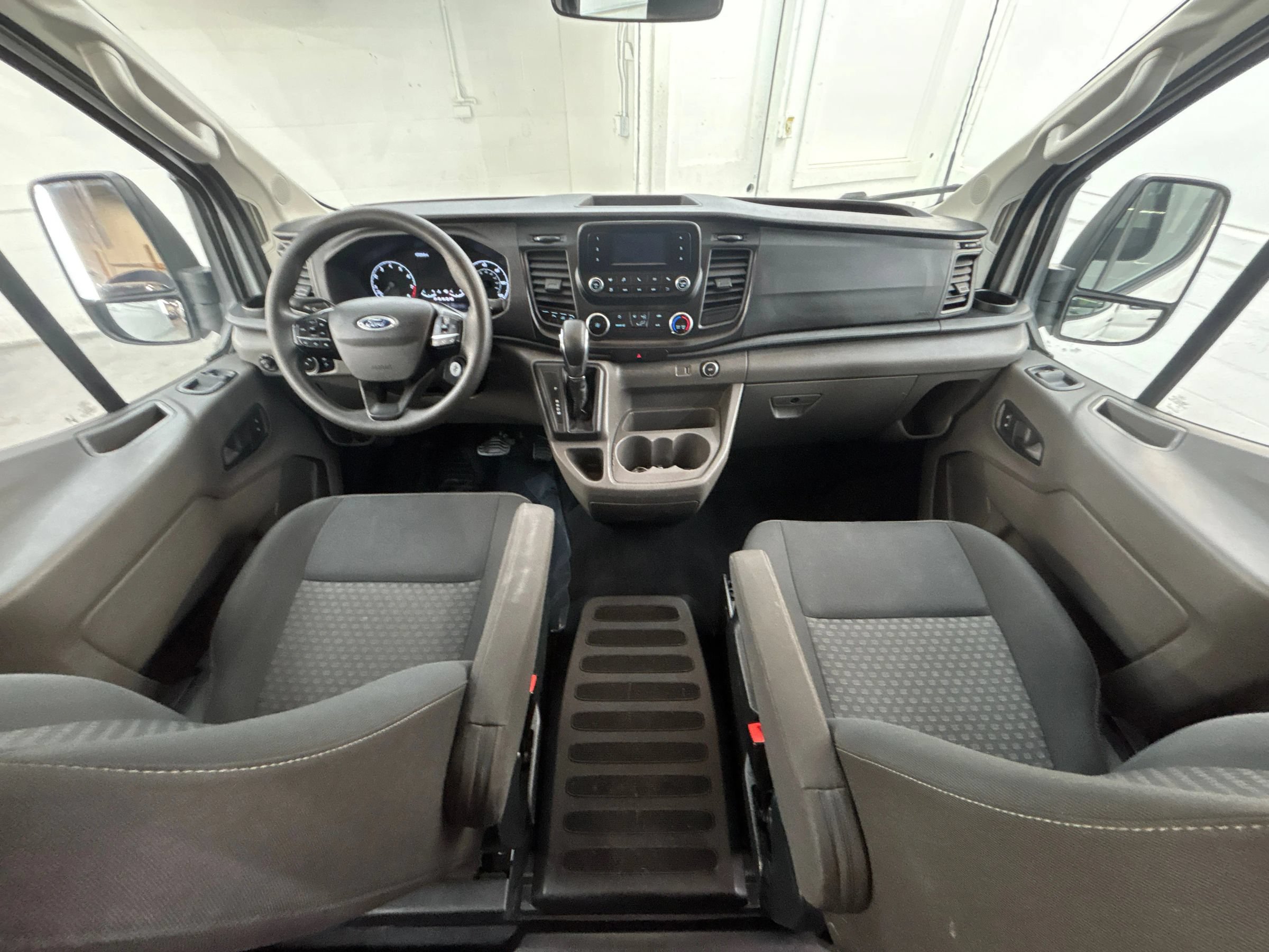 Used 2021 Ford Transit 350 XLT RWD image 17