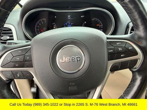 Used 2020 Jeep Grand Cherokee Limited AWD/4WD image 25