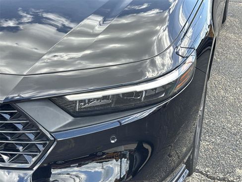 Used 2025 Honda Accord EX-L image 9