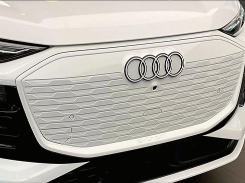 Used 2025 Audi Q6 e-tron Premium w/ Convenience Package image 31