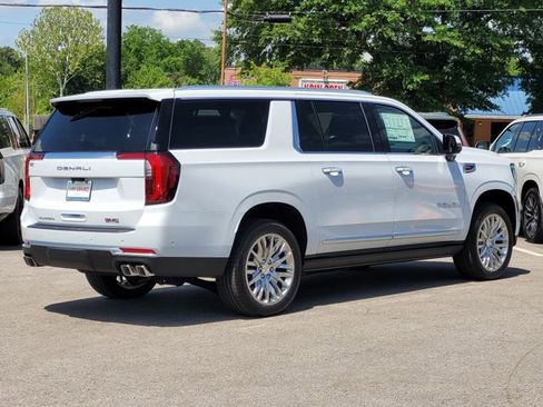 New 2026 GMC Yukon XL Denali w/ Denali Reserve Package image 4